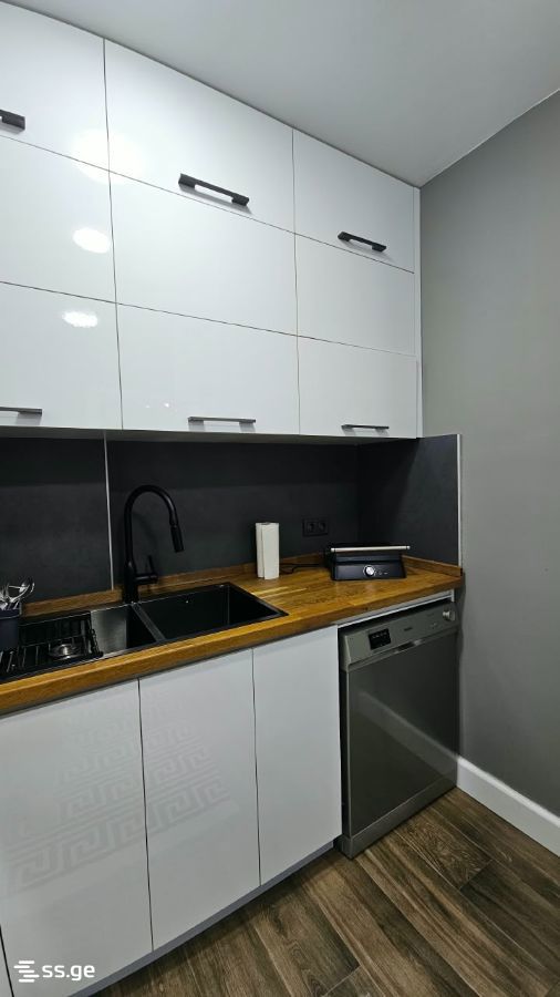 R. Nizharadze st. 17 - 3 rooms