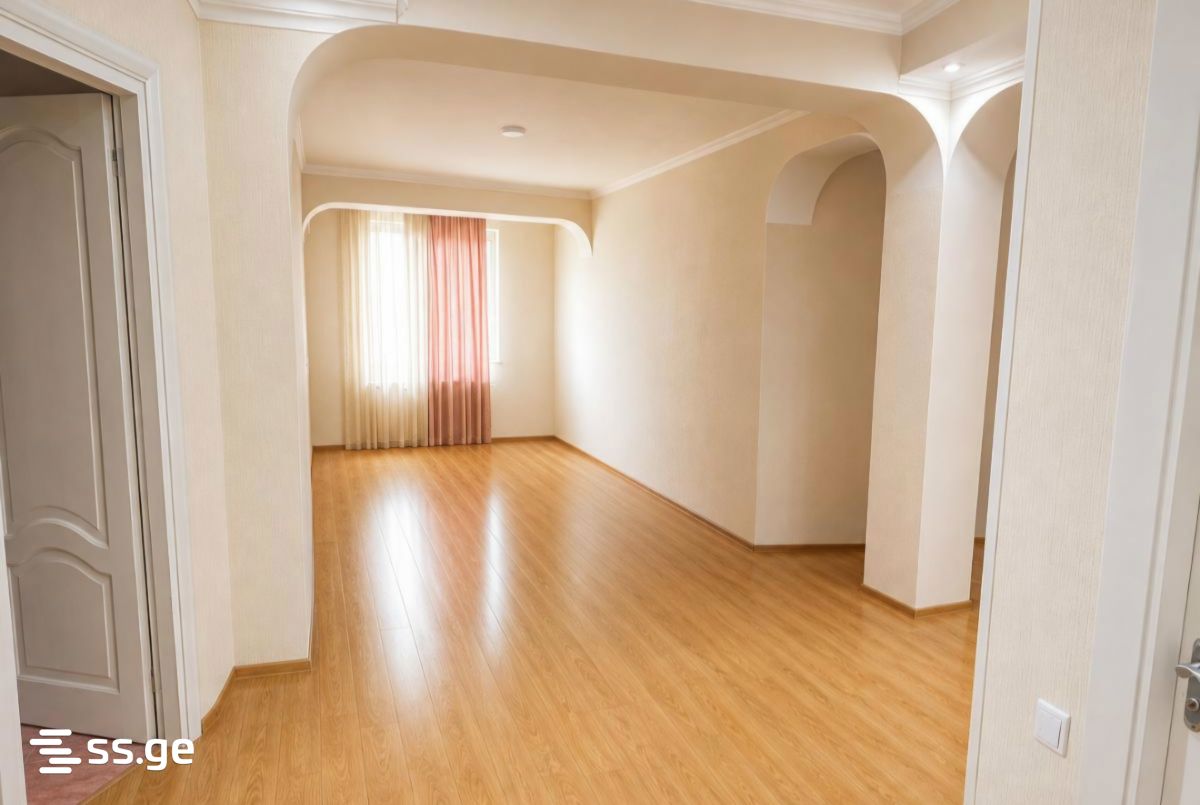 Kazbegi avenue მეტრო დელისი - 5 rooms