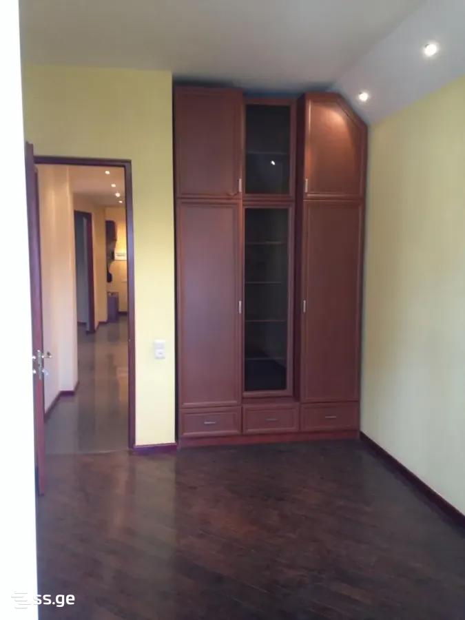 s. chikovani st. 116 - 4 rooms