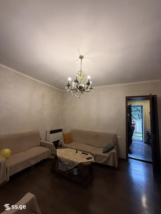 uridia st. - 8 rooms