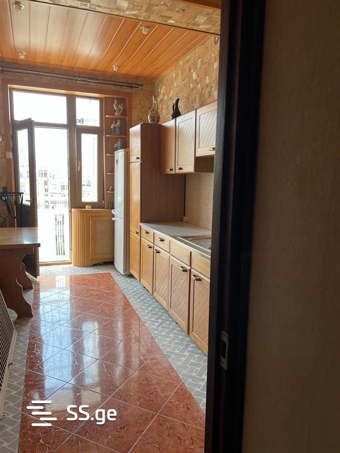 i. nikoladze st. 5 - 3 rooms