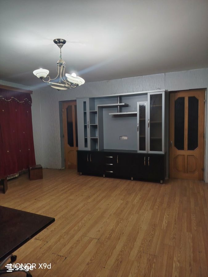 10 - 4 rooms