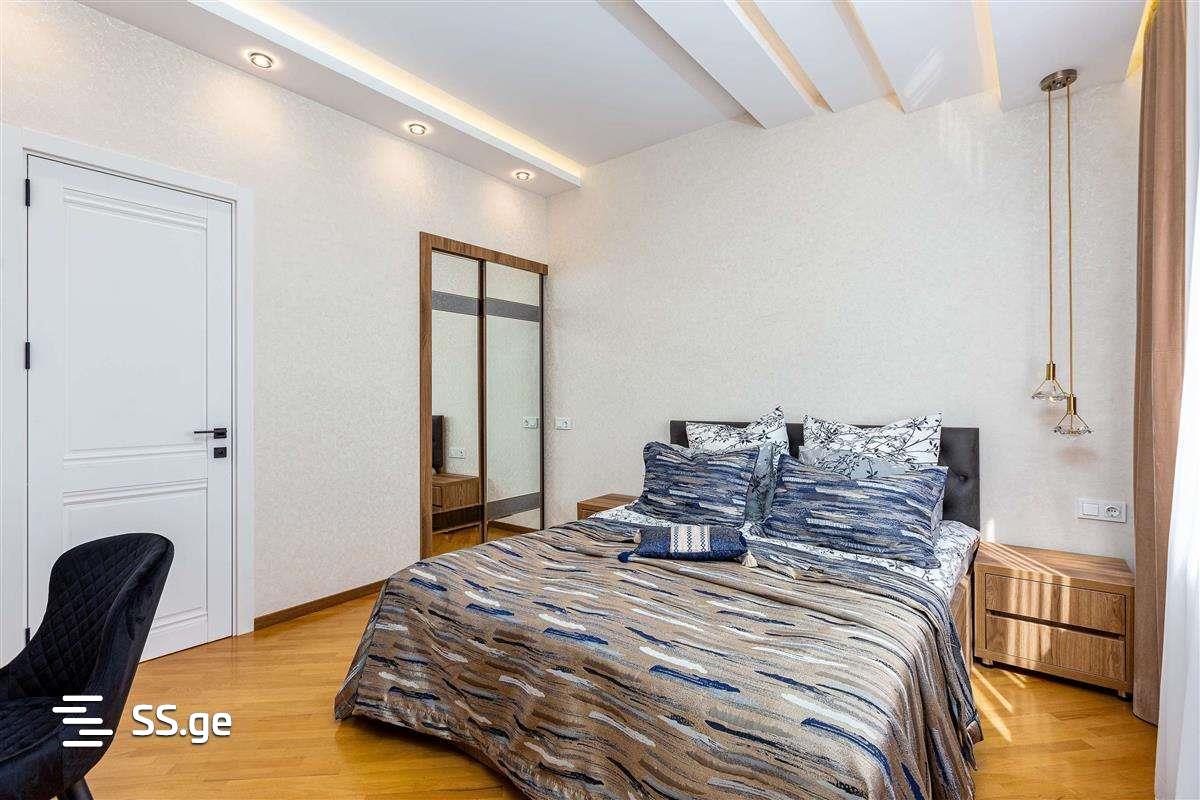Taktakishvili St 5 - 6 rooms