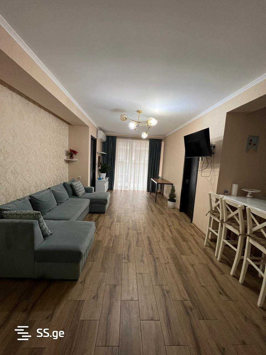 chkondideli st. 111 - 3 rooms