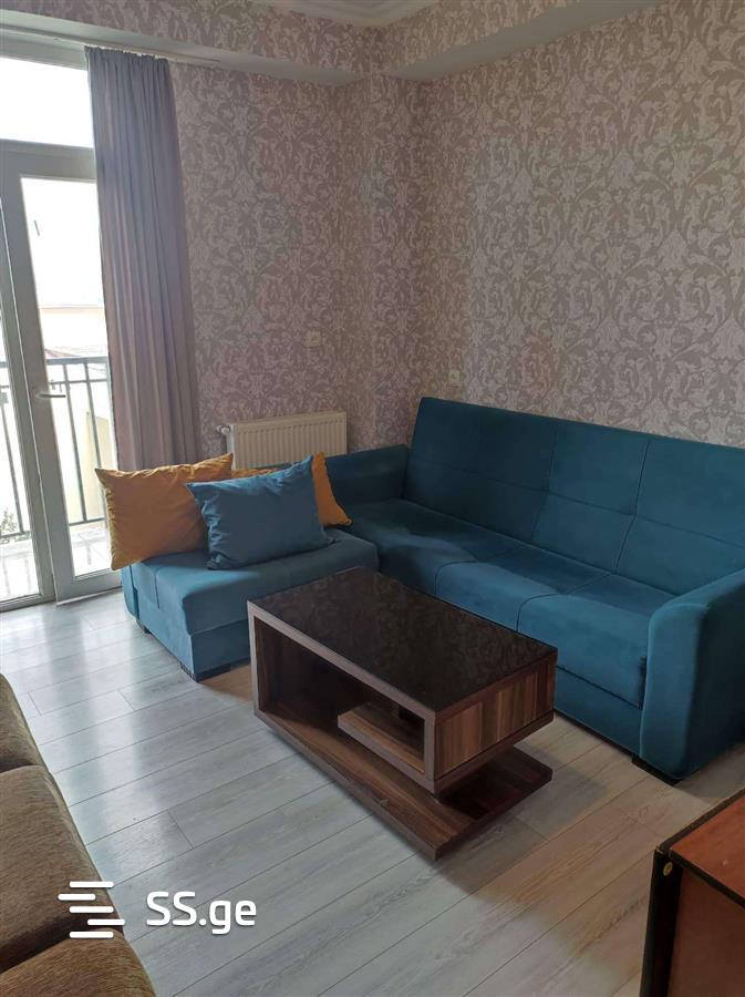 Mirian Mephe st. III მ-რ, სკოლა ინტელექტის მიმდებარედ - 2 rooms