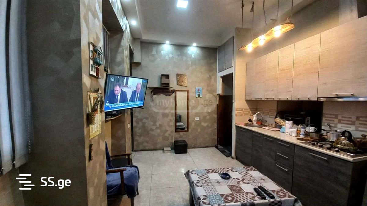 tolstoi st. - 3 rooms