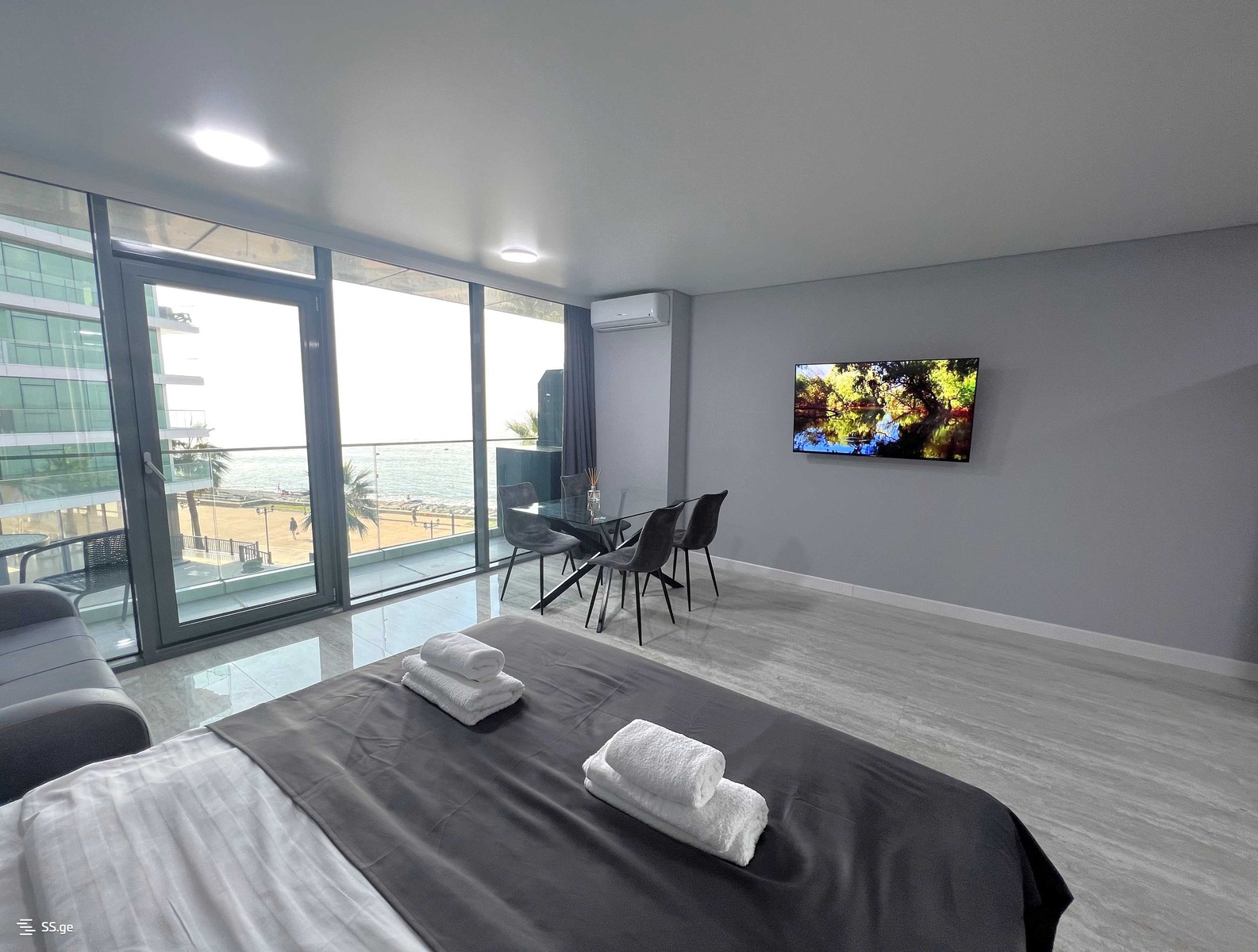 Lech and Maria Kaczynski street 8 - 1 rooms