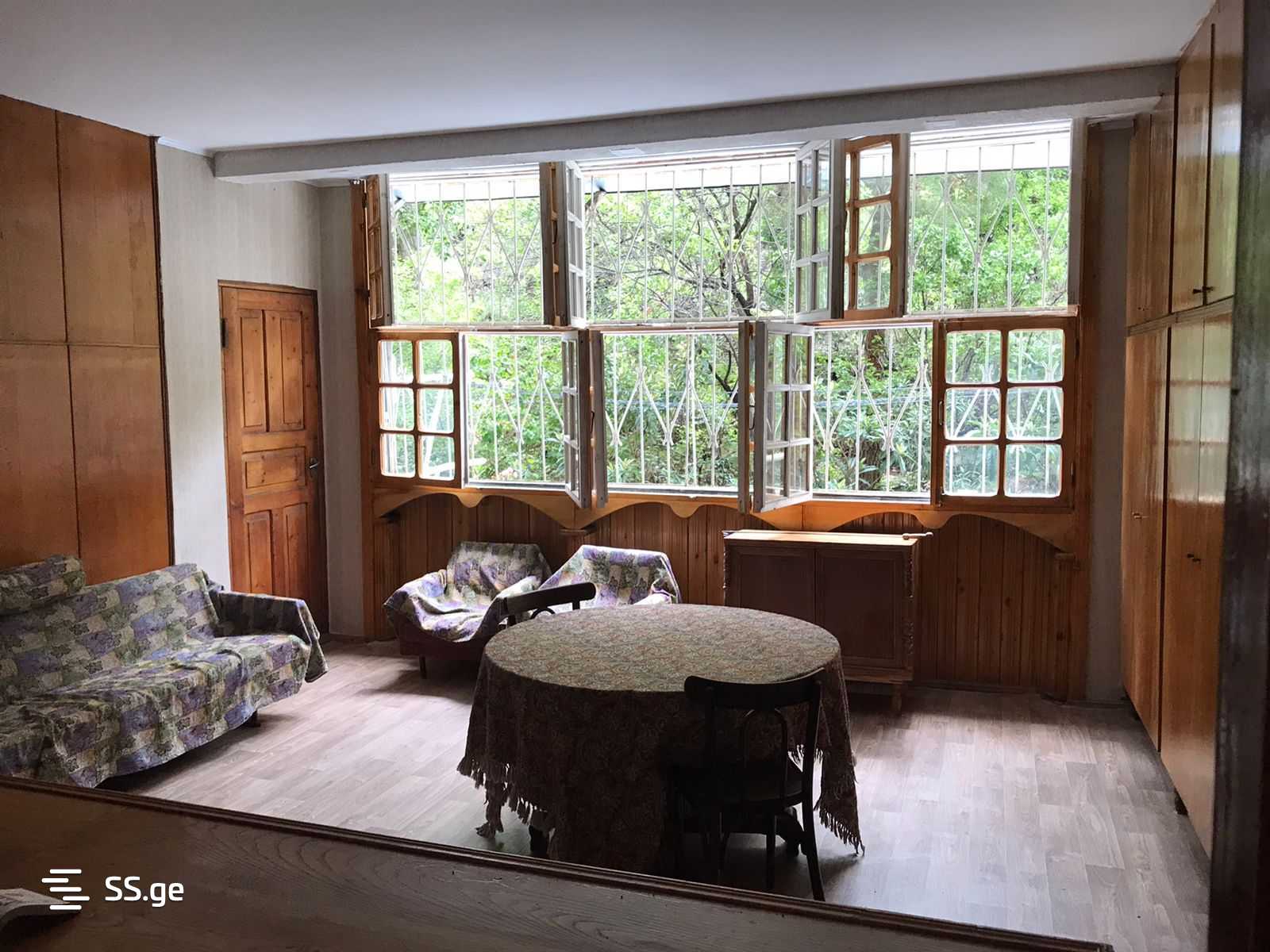 bakhtrioni st. 20 - 5 rooms