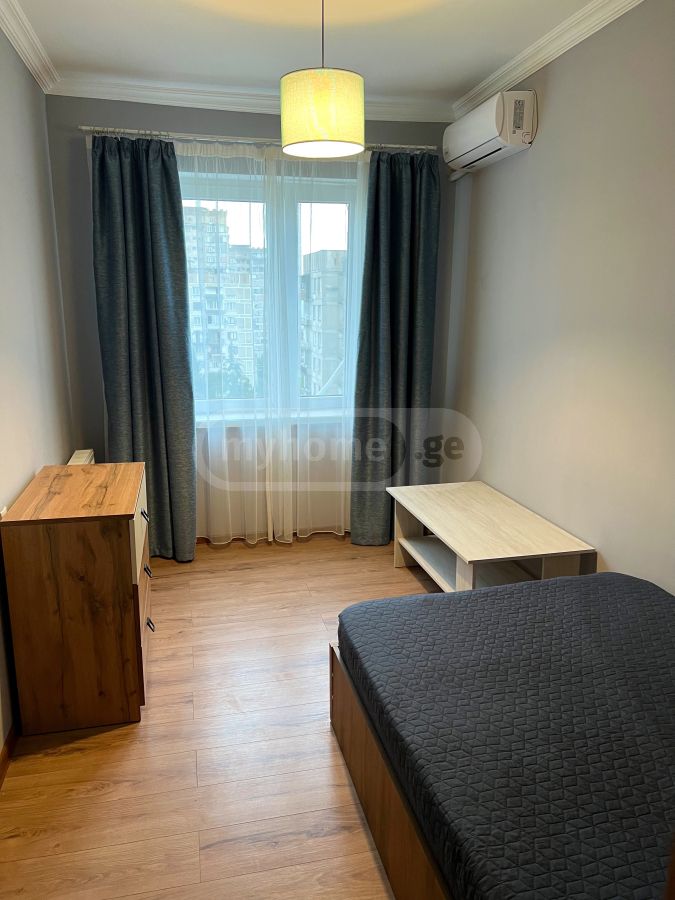 ვარაზი ა. ქ. 8 - 5 rooms