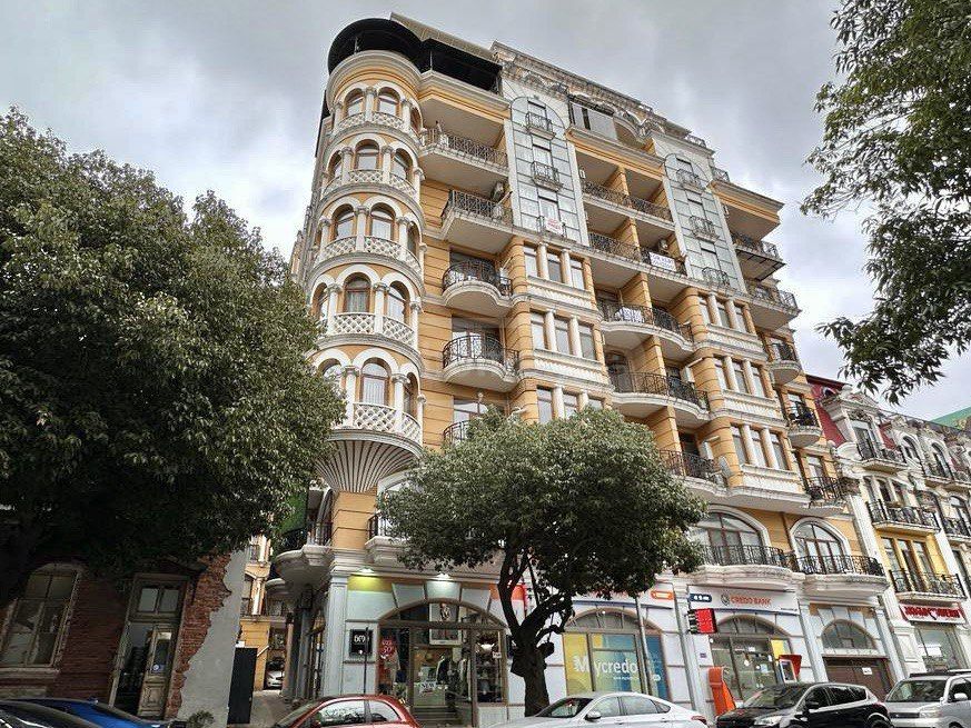 რუსთაველის ქ.  - 5 rooms