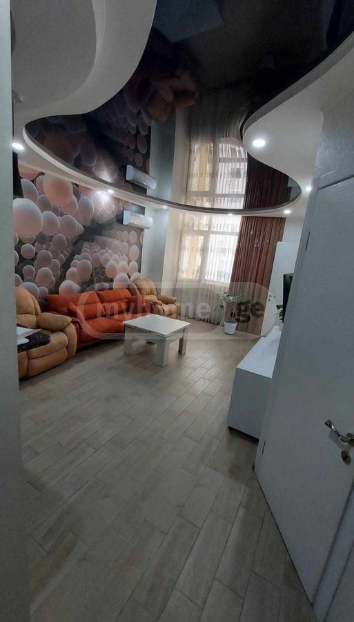 აღმაშენებლის ქ.  - 3 rooms