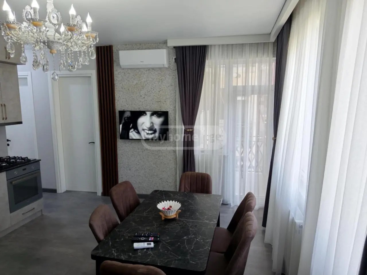 ანგისის ქ. 30 - 3 rooms