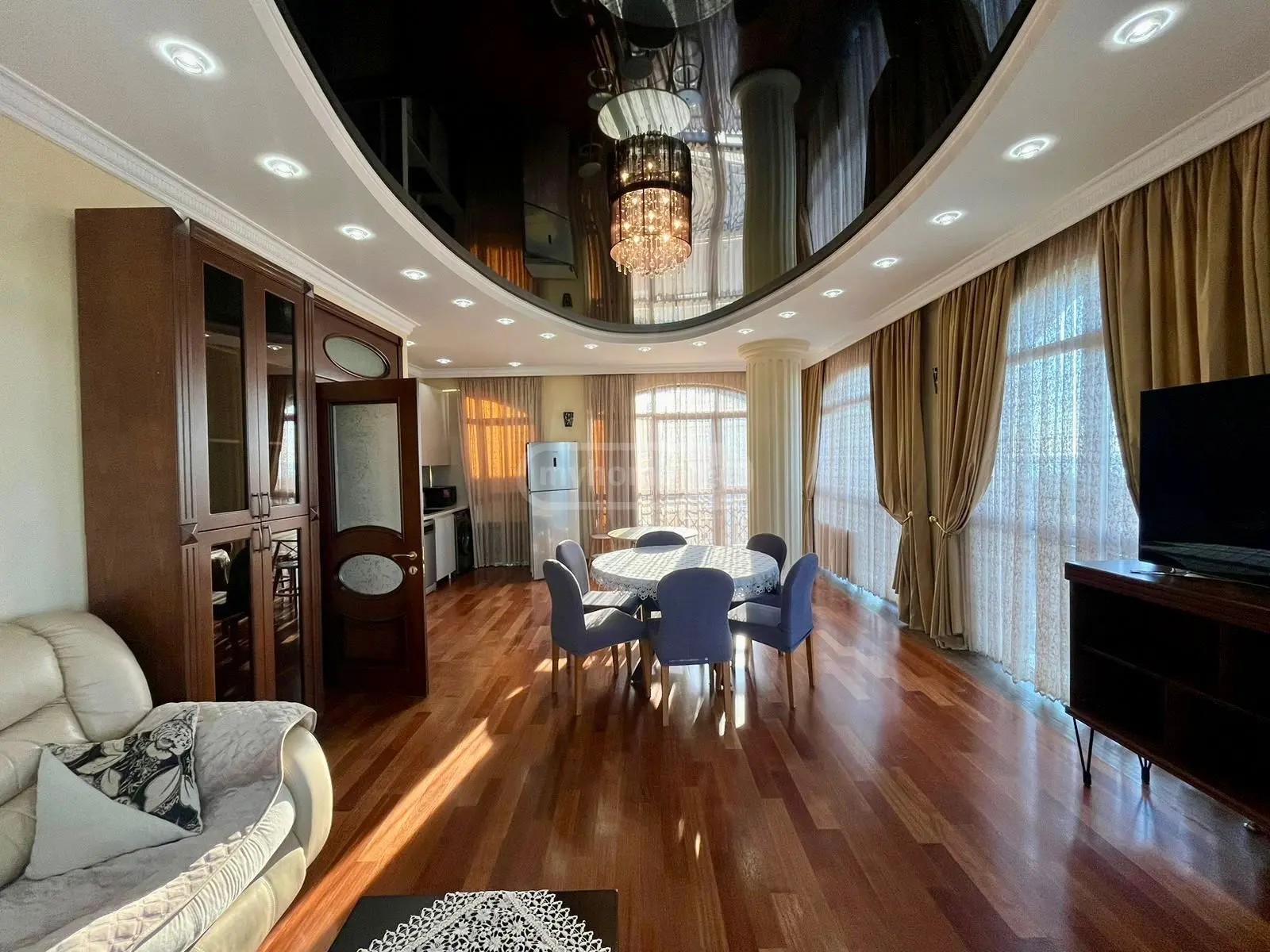 რუსთაველის ქ.  - 4 rooms