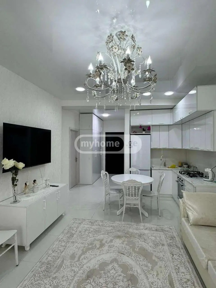 აღმაშენებლის გამზ.  - 3 rooms