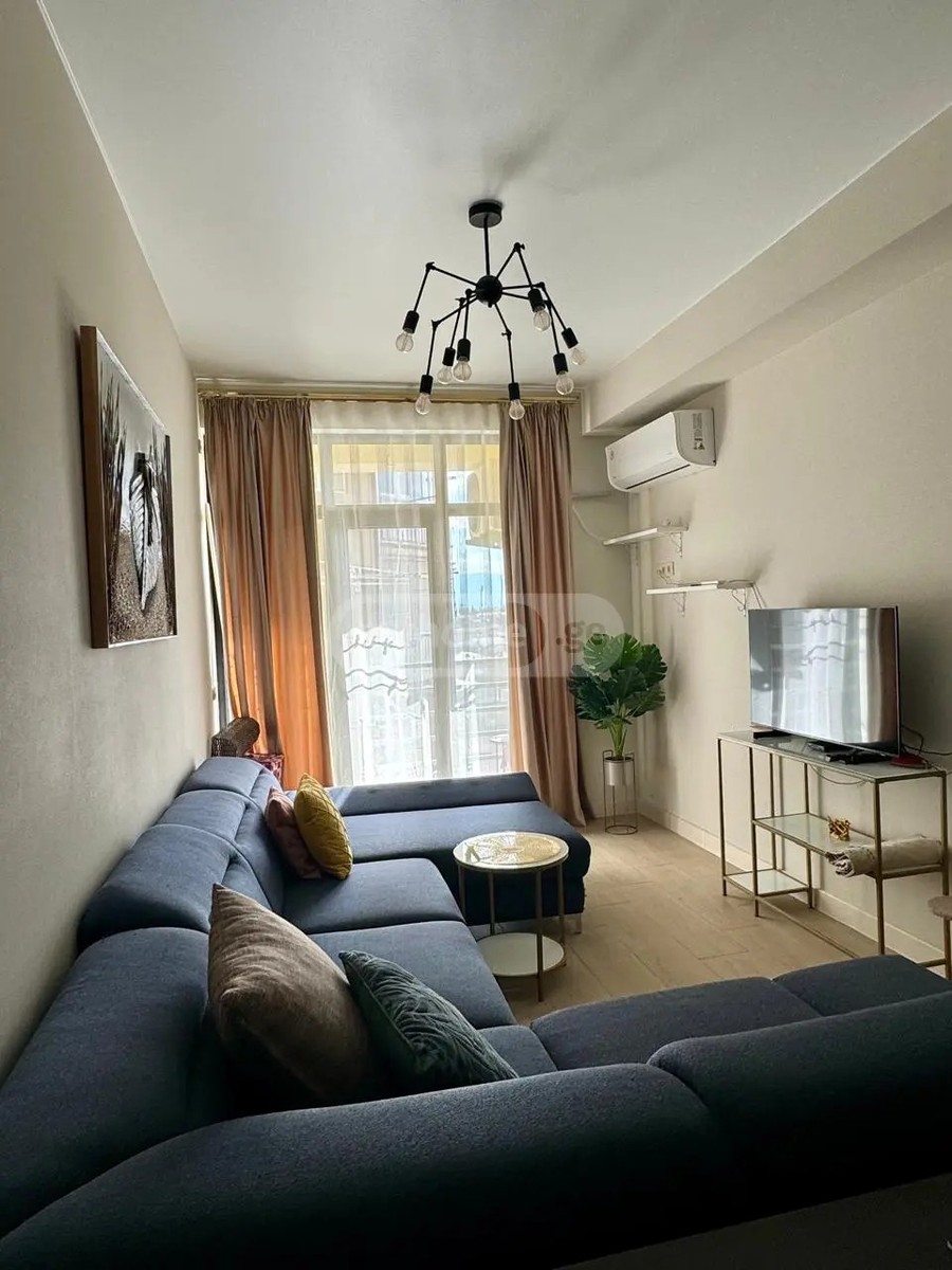 აღმაშენებლის გამზ.  - 3 rooms