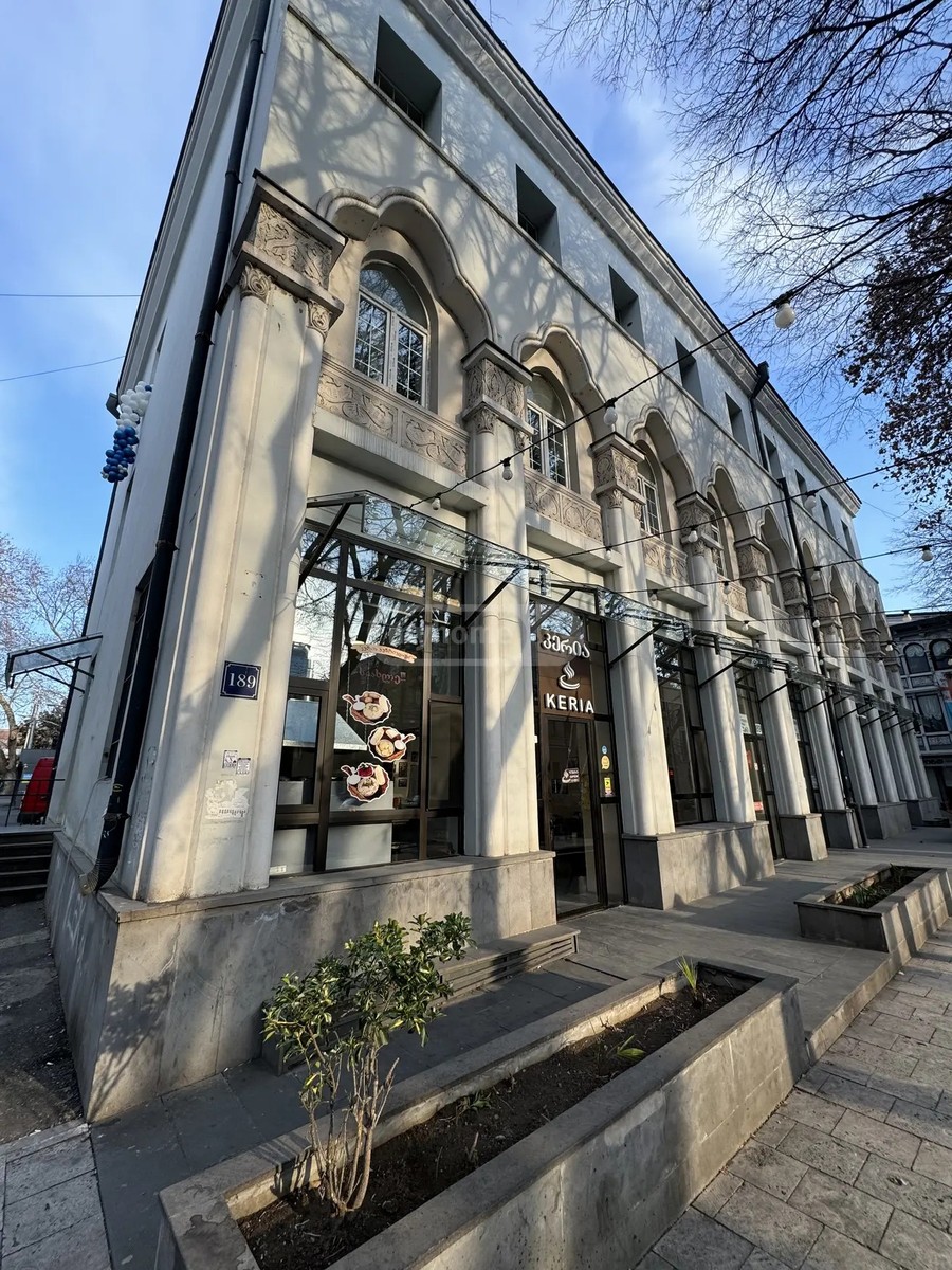 აღმაშენებლის გამზ. 189 - 4 rooms