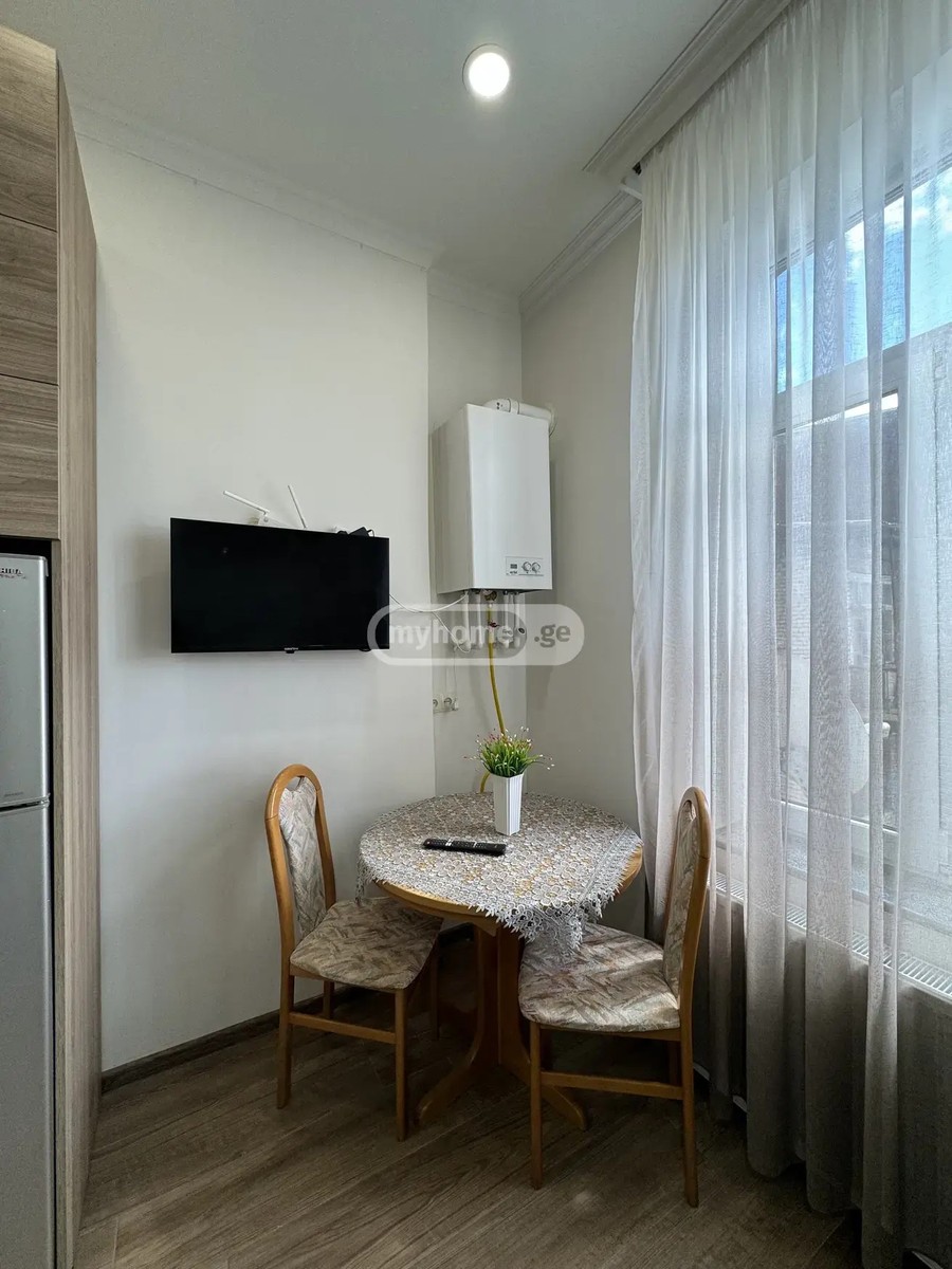 ბროსე მ. ქ.  - 3 rooms