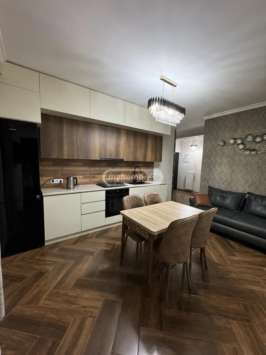 აღმაშენებლის გამზ.  - 3 rooms