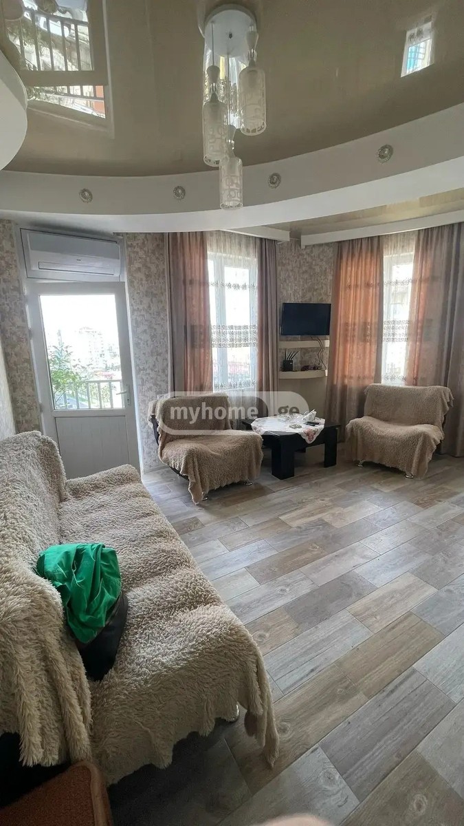 აღმაშენებლის გამზ.  - 3 rooms