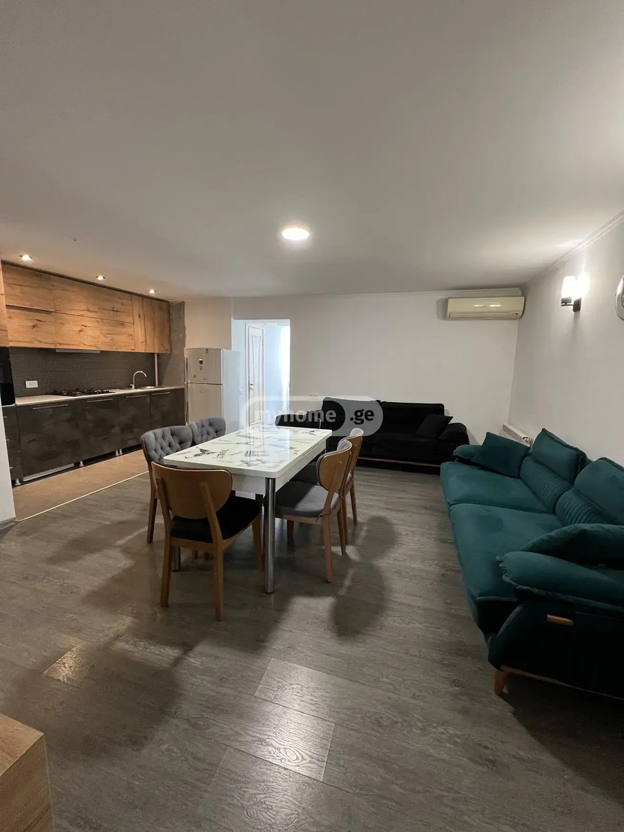 აღმაშენებლის გამზ.  - 3 rooms