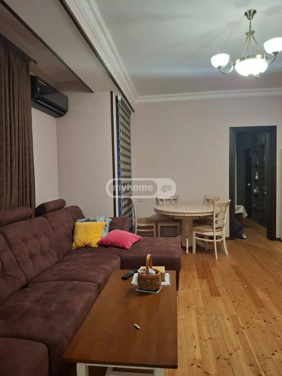 აღმაშენებლის გამზ.  - 3 rooms