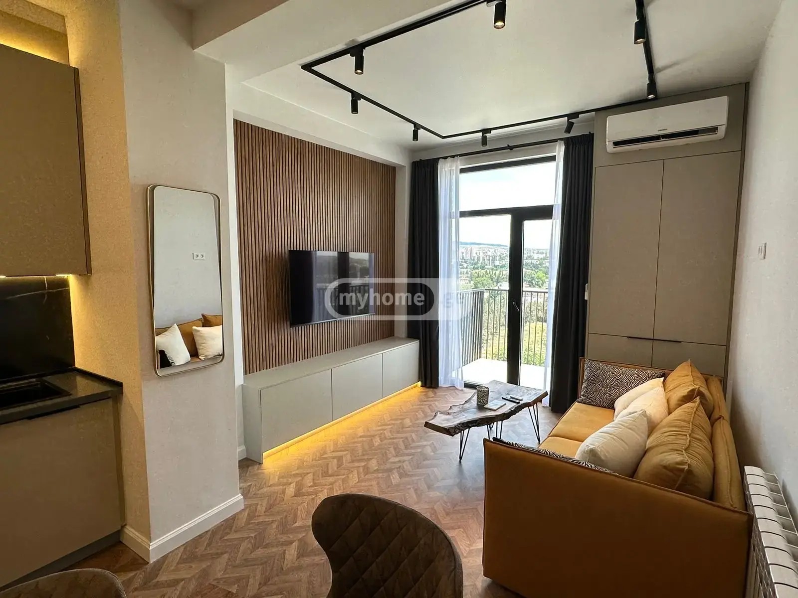 ჰოლბრუკი რ. ქ.  - 4 rooms