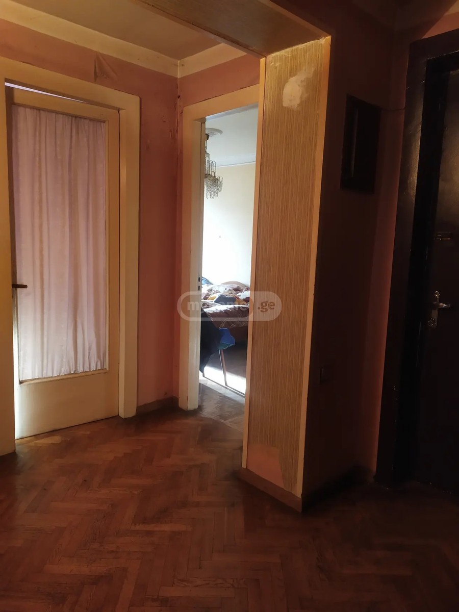 შევარდენიძის ქ.  - 5 rooms
