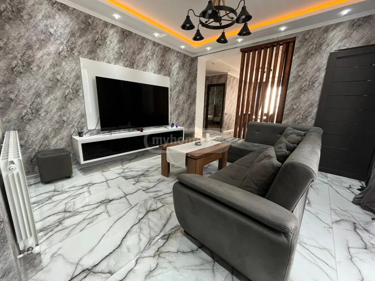 აღმაშენებლის გამზ.  - 3 rooms
