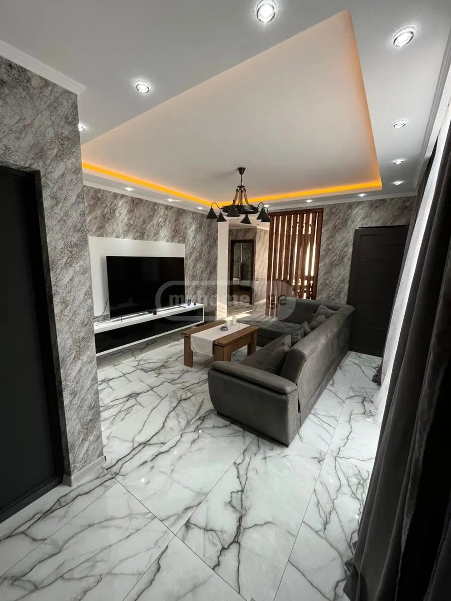 აღმაშენებლის გამზ.  - 3 rooms