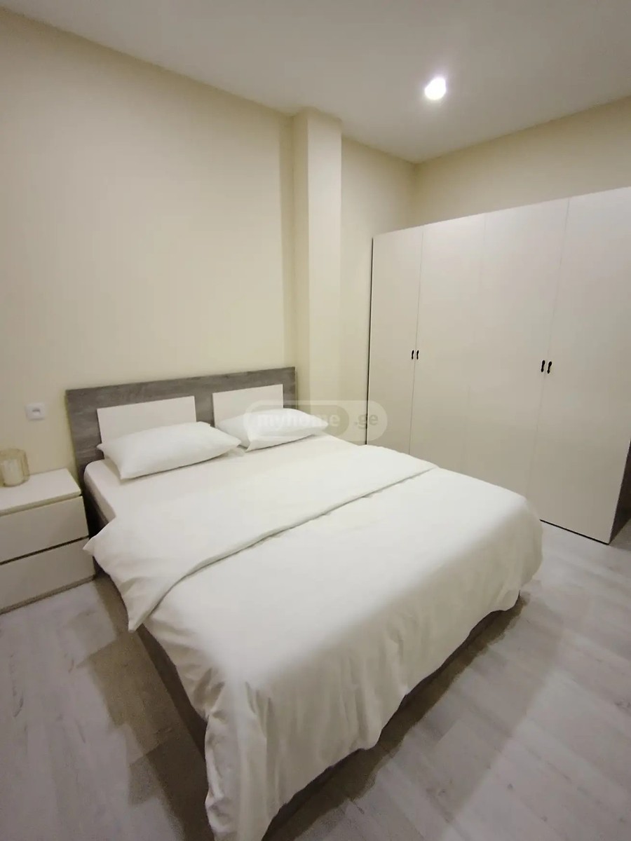 აღმაშენებელი დ. გამზირი 121 - 3 rooms