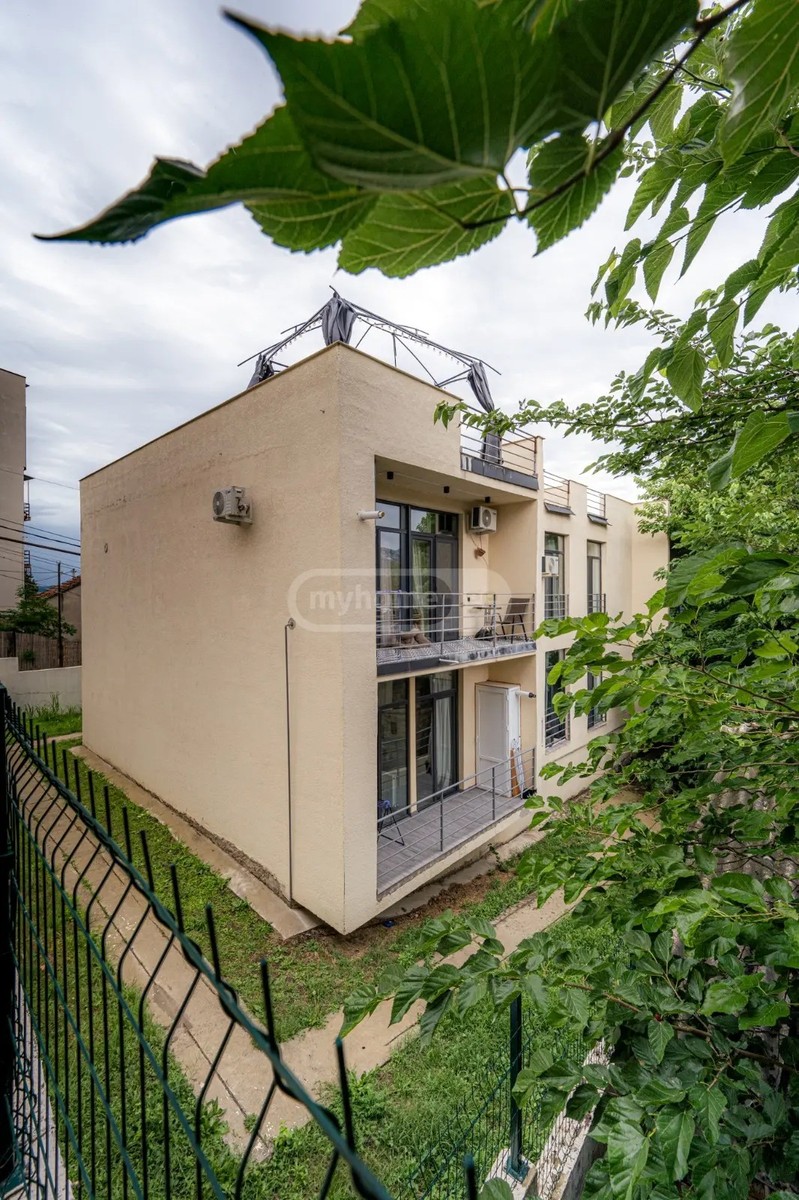 დელისის ქ. 22 - 4 rooms