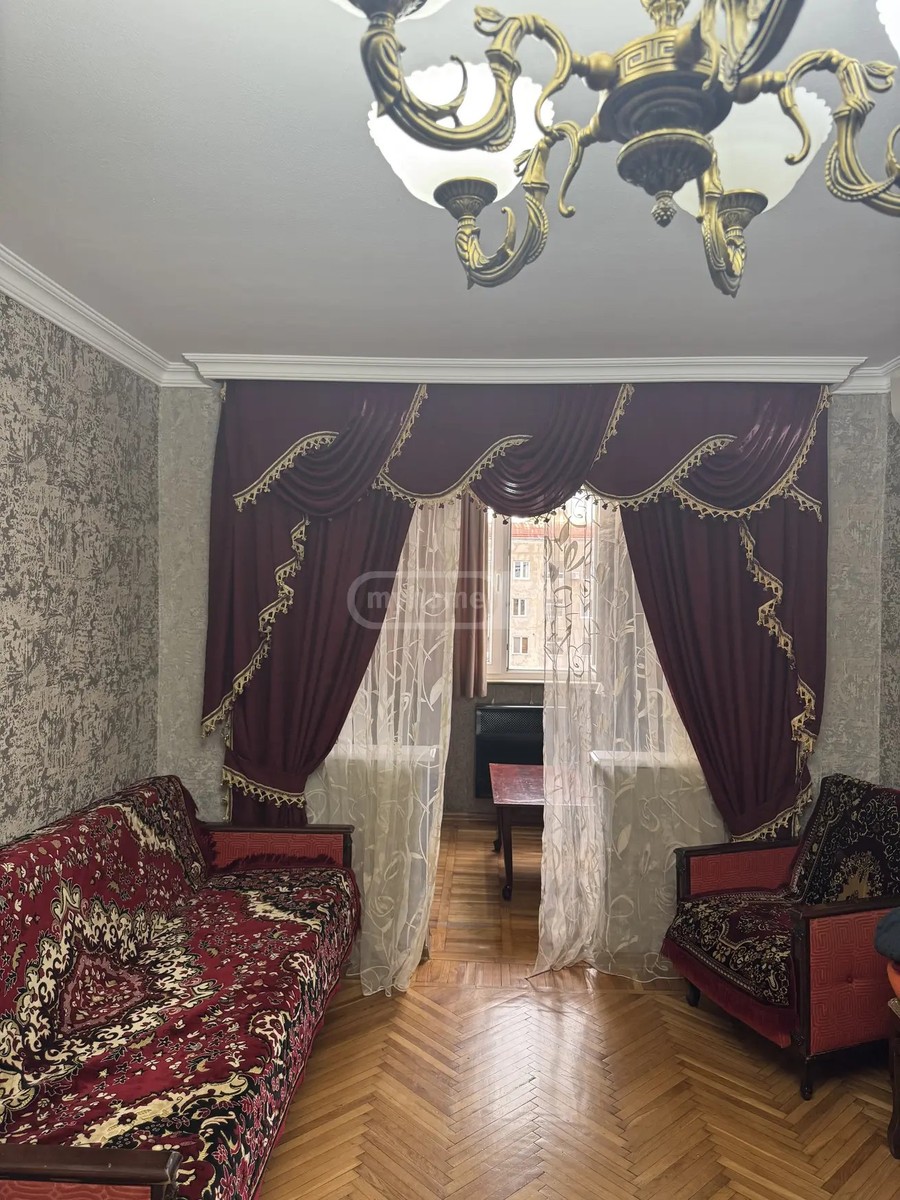 ახალგაზრდობის გამზ. 90 - 2 rooms
