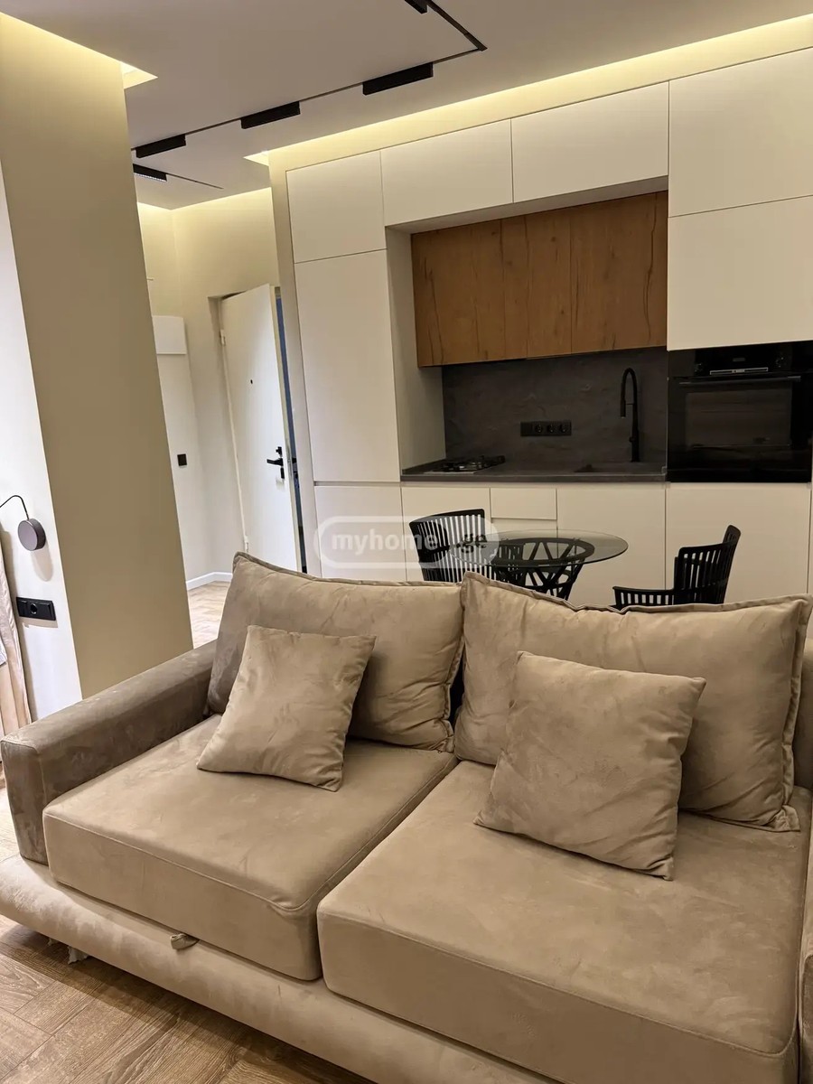 აღმაშენებლის გამზ. 132 - 1 rooms