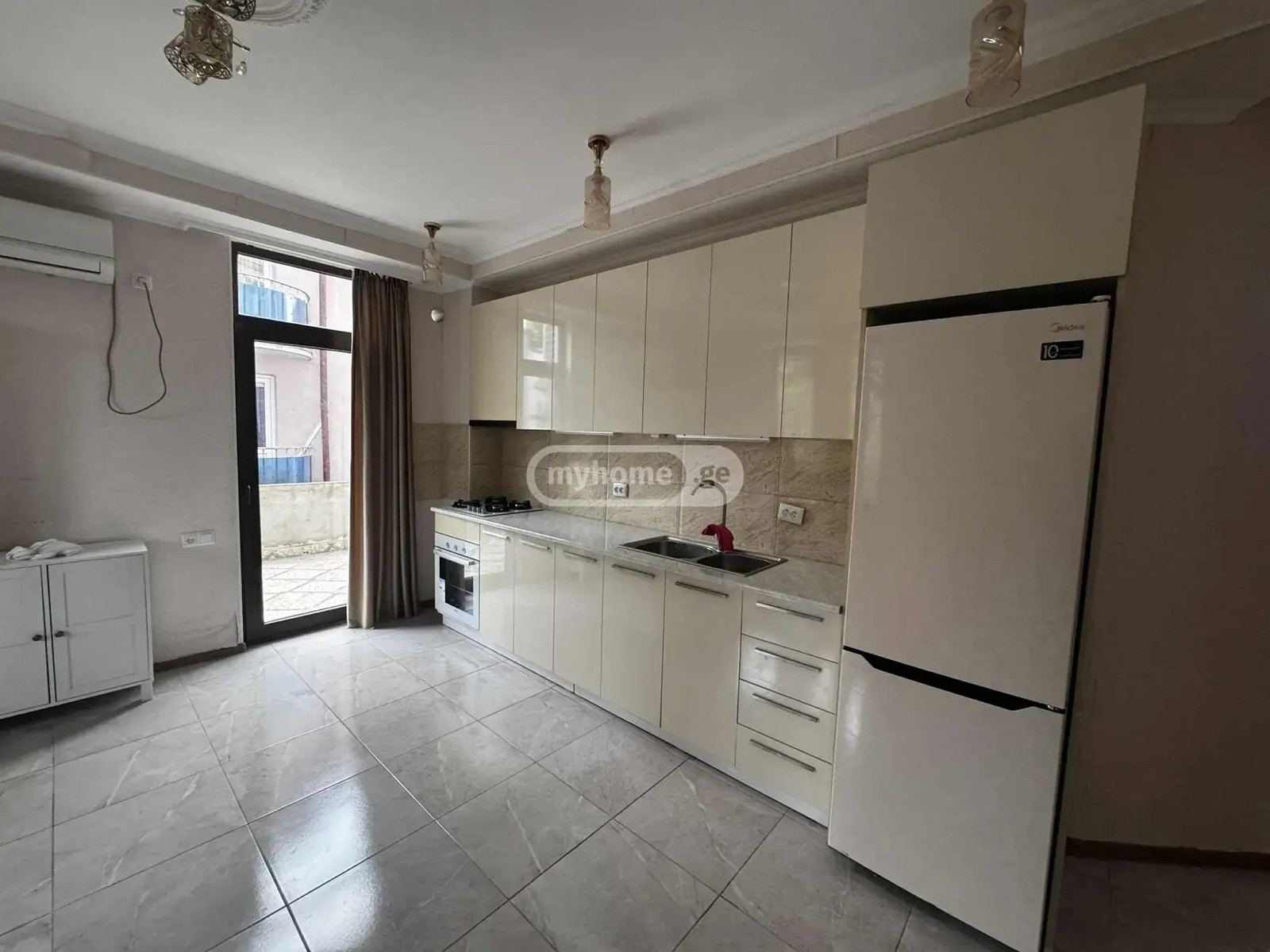 მელიქიშვილი პ. ქ.  - 3 rooms