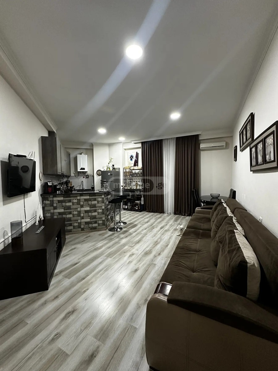 ქეთევან წამებულის გამზ. 68 - 3 rooms