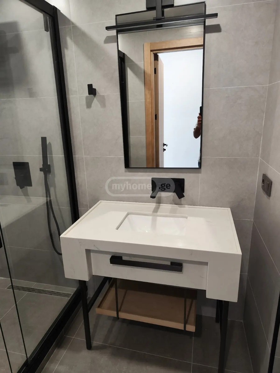 აბუსერიძე ტ. ქ. 13 - 1 rooms