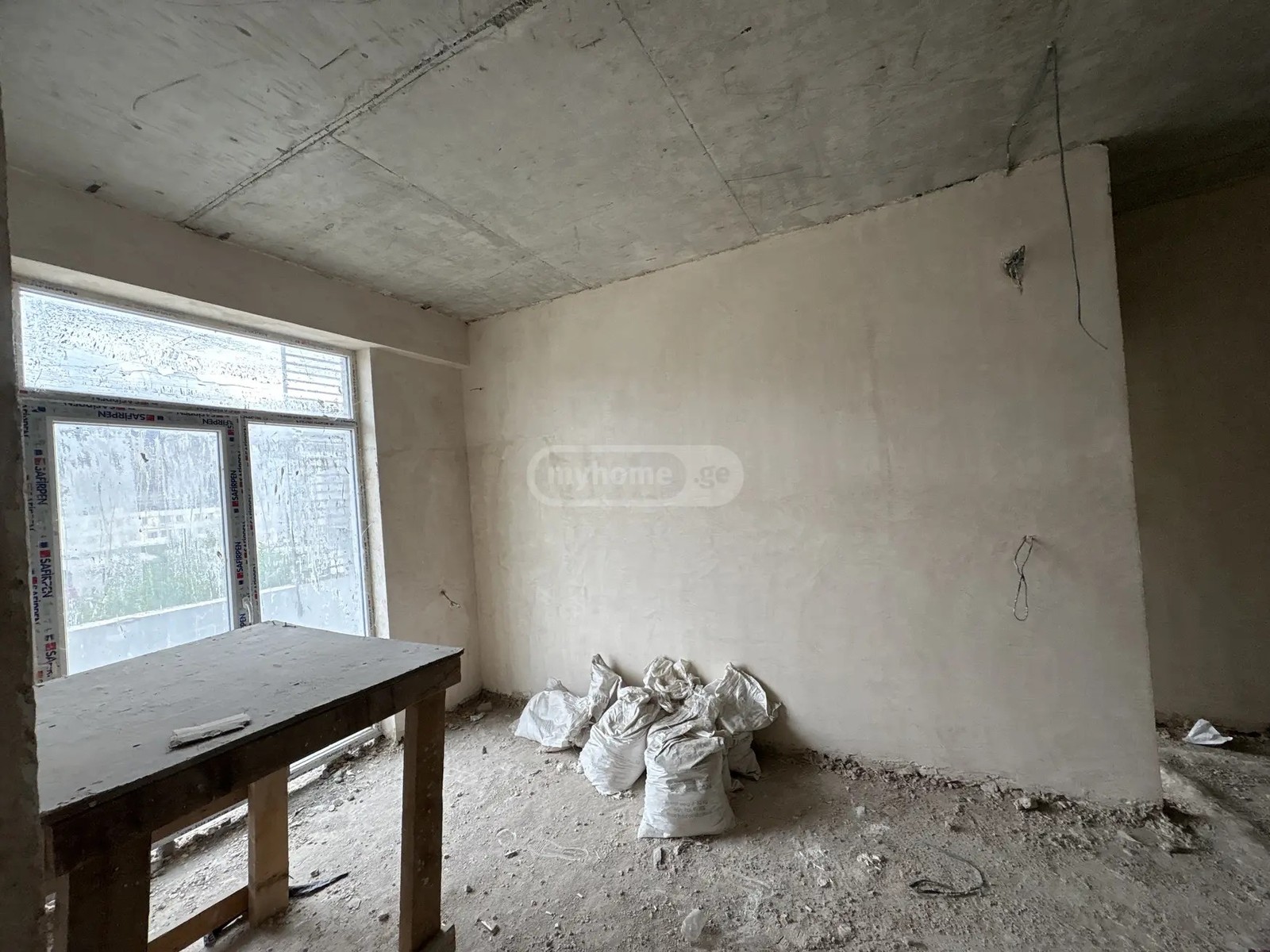 ბერი გაბრიელ სალოსის გამზ.  - 3 rooms