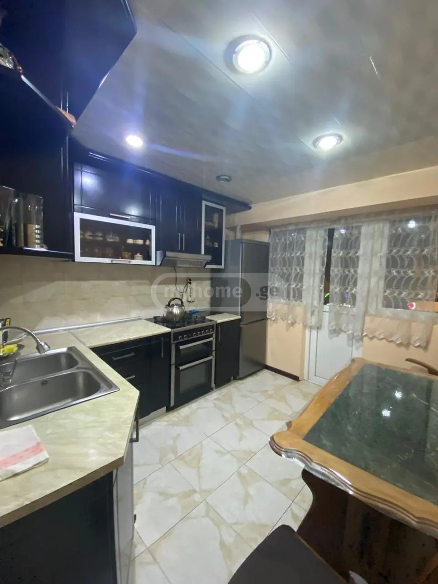 კ. გამსახურდიას ქუჩა 40 - 3 rooms