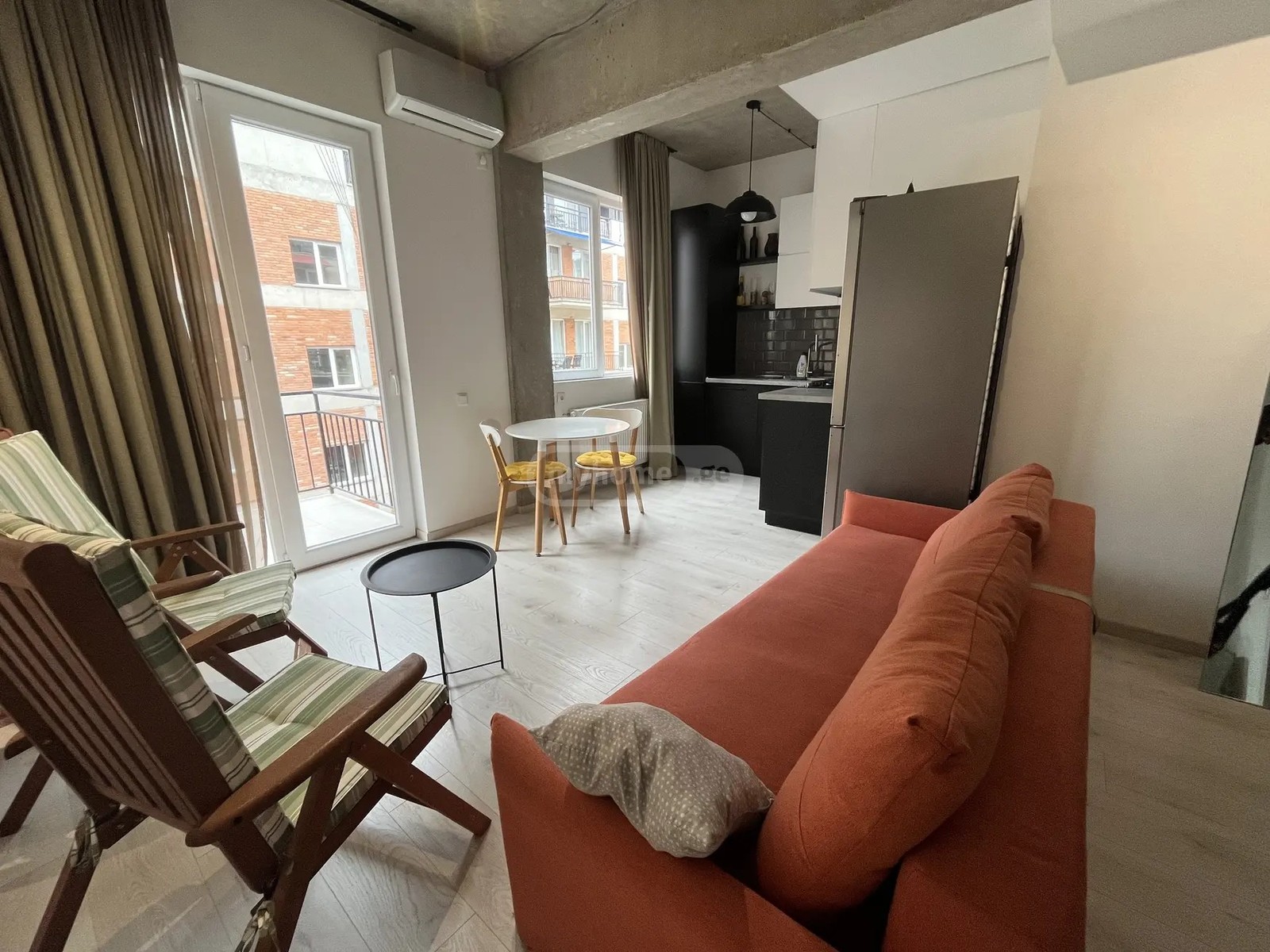 პოლიტკოვსკაია ა. ქ. (ჯიქია) 3 - 2 rooms