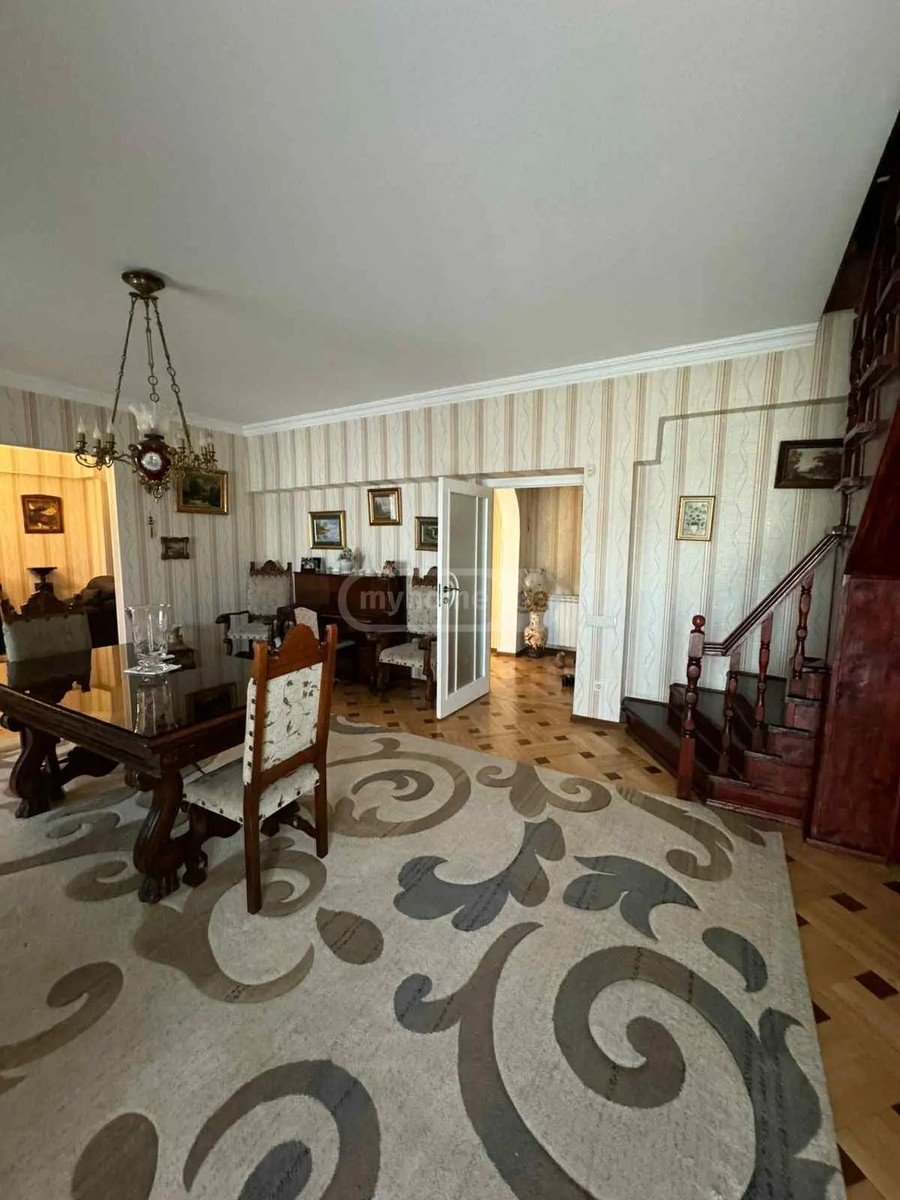 კეკელიძის ქ. 10 - 7 rooms