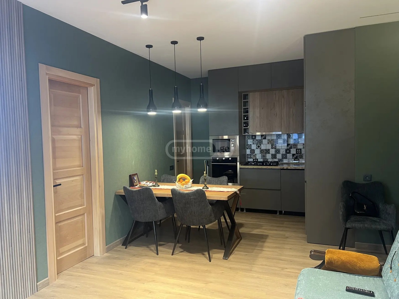 ანგისის ქ. 10 - 3 rooms