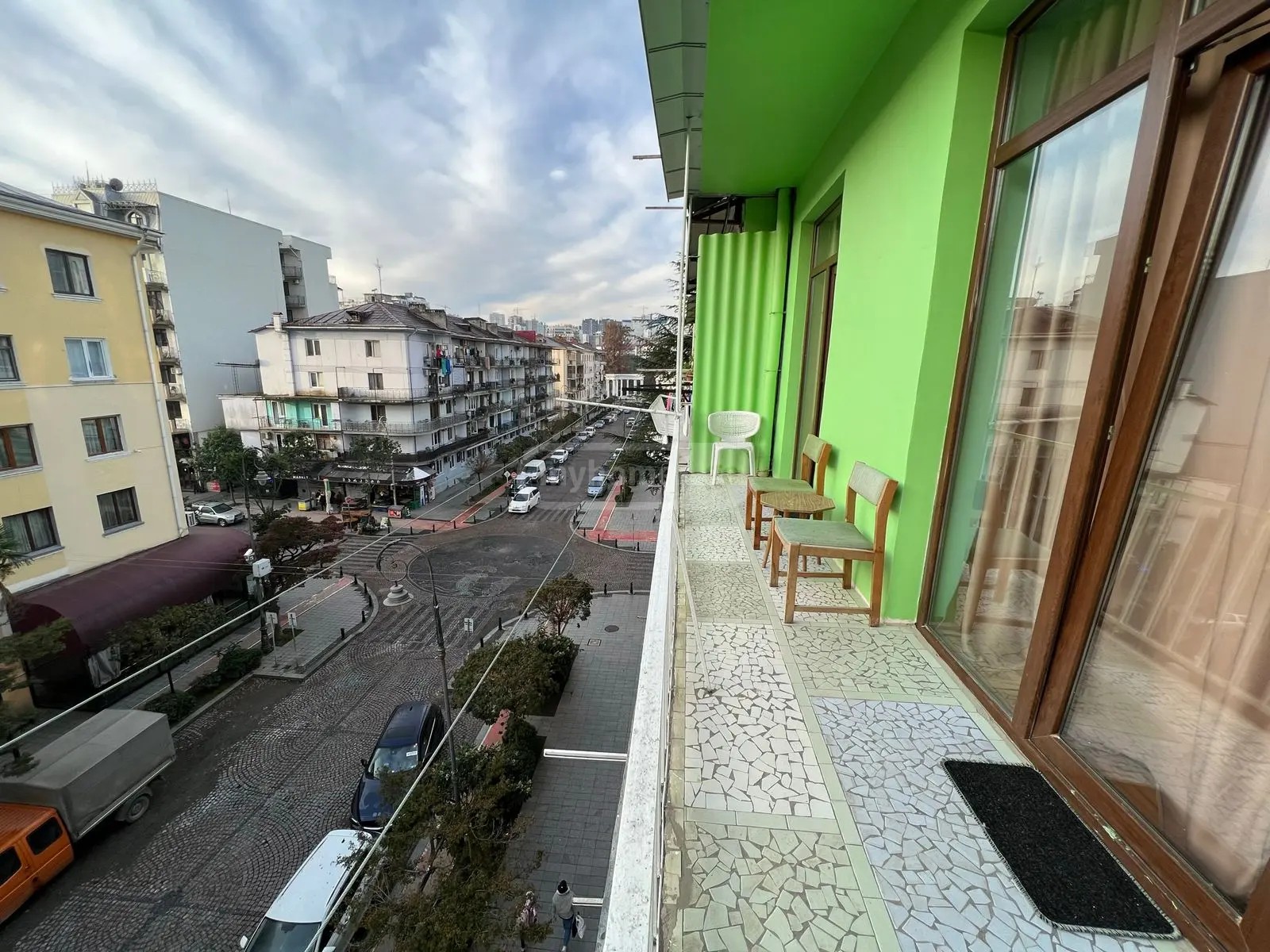 აბაშიძე მ. ქ. 56 - 5 rooms