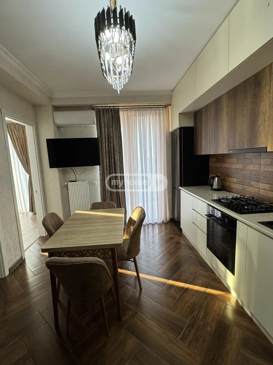 აღმაშენებლის გამზ. 132 - 3 rooms