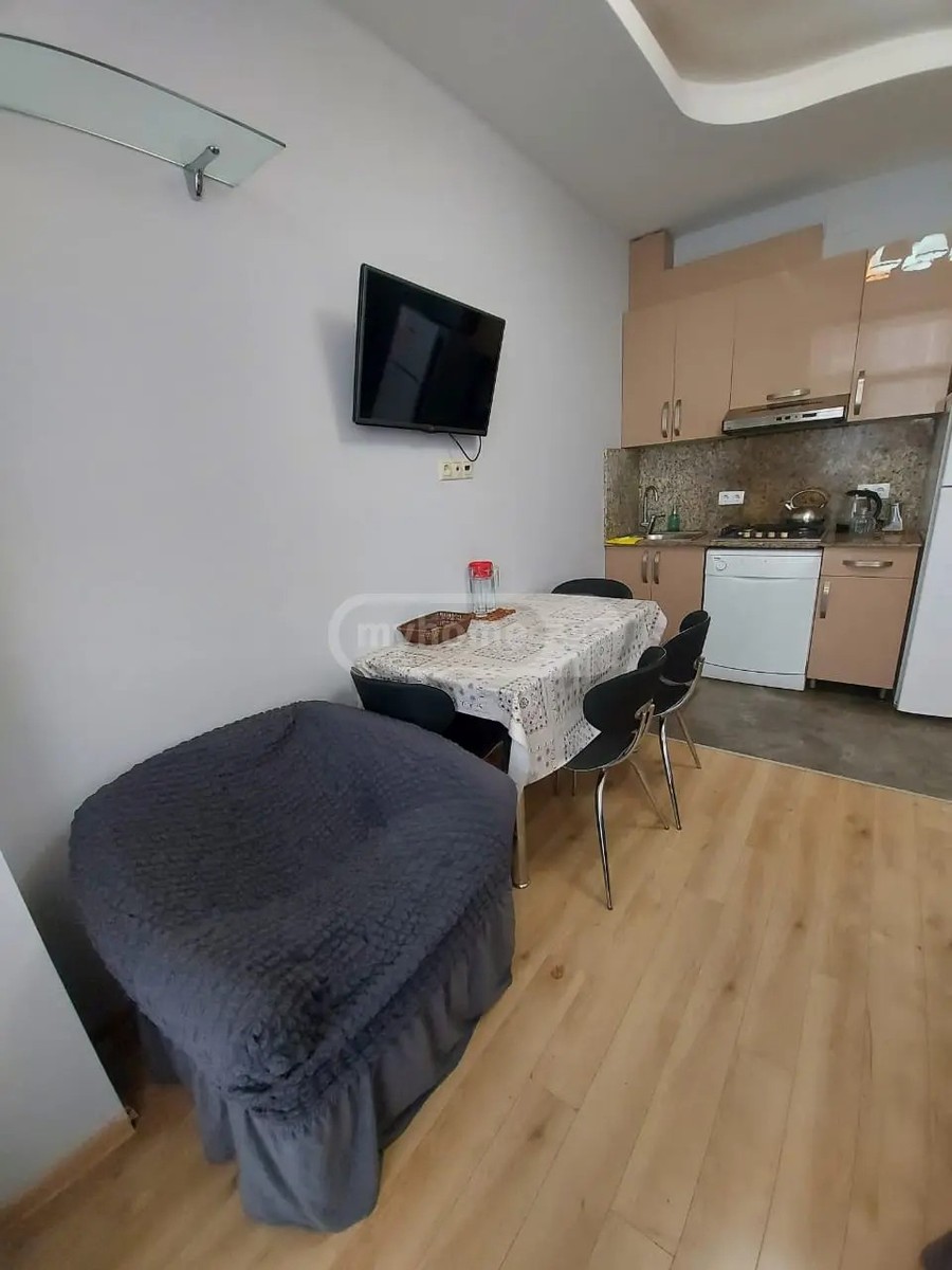 ფიროსმანი ნ. ქ. 18 - 2 rooms