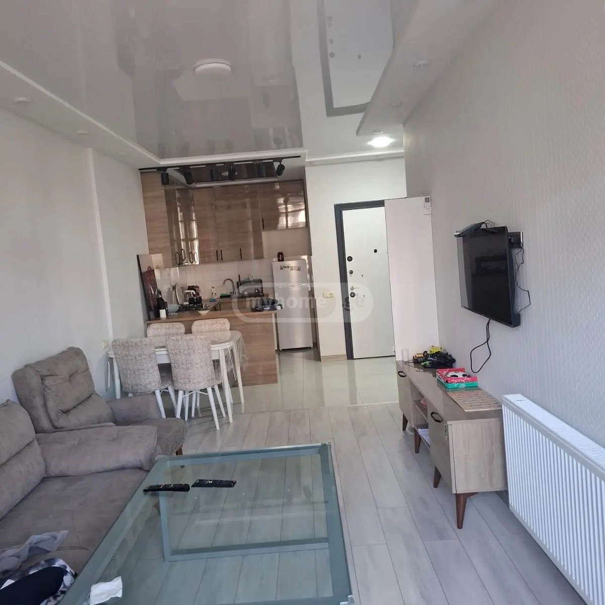 ანგისის 3 ჩიხი 8ა - 3 rooms