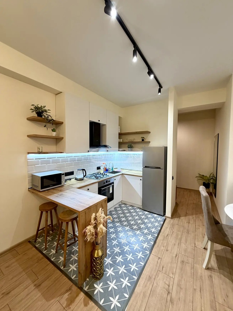 პოლიტკოვსკაია ა. ქ. (ჯიქია) 4 - 3 rooms