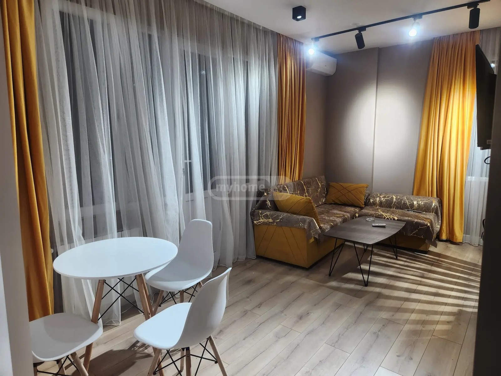 აღმაშენებლის ქ. 56 - 2 rooms