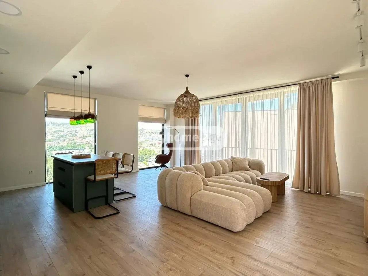 ვოლსკი გრ. ქ.  - 4 rooms