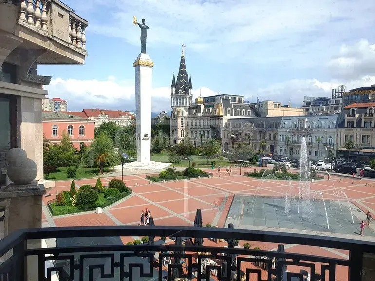 რუსთაველის გამზირი  - 4 rooms