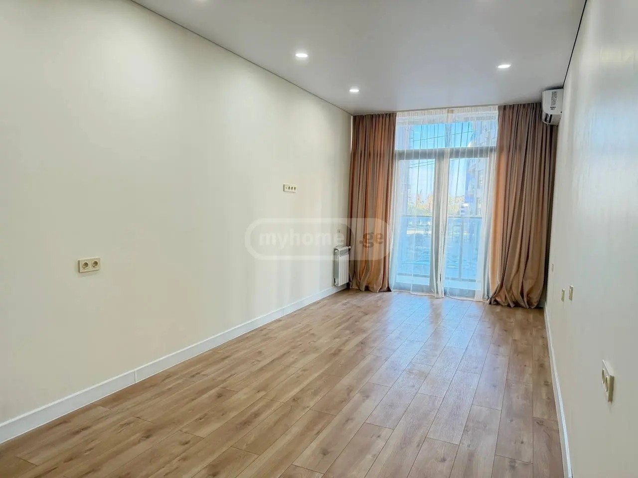 Lekh and Maria Kaczynski street 5 - 1 rooms